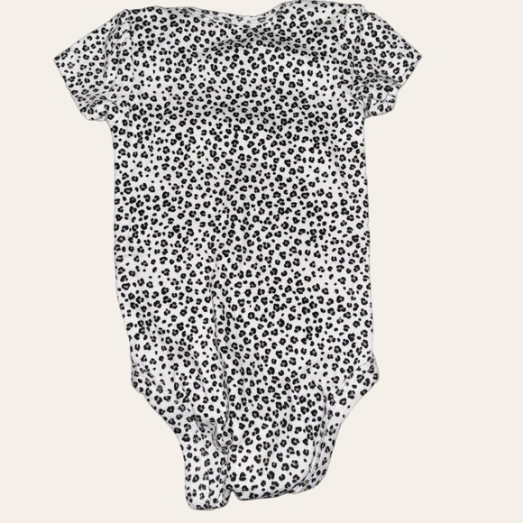🎉Carter's 3M Cheetah print overalls - Picture 2 of 4